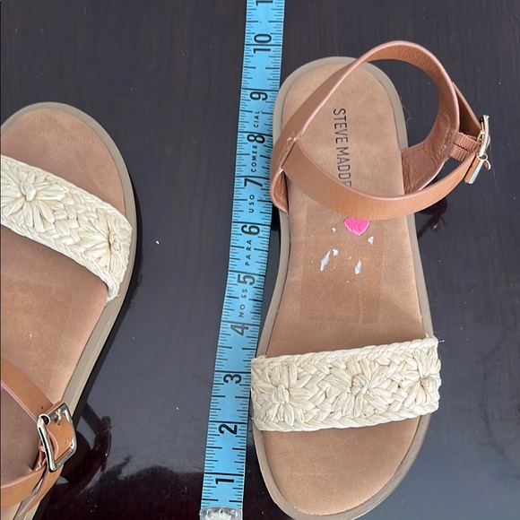 Steve Madden Cream and Brown Flat Sandals with Ankle Strap - Picture 10 of 10